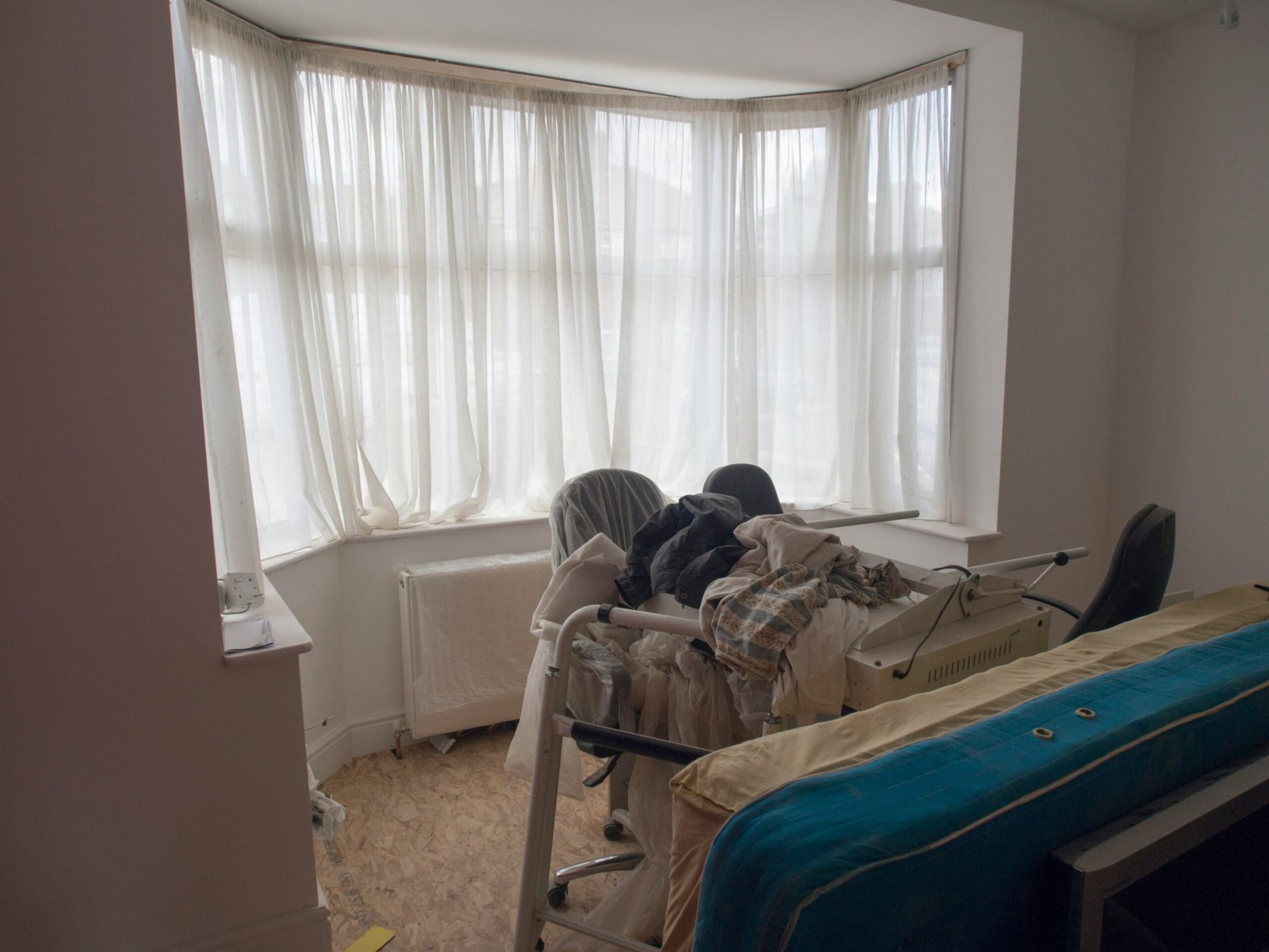 Before living room cleaning